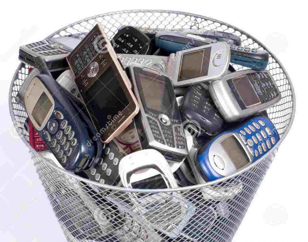 smart phone garbage heap