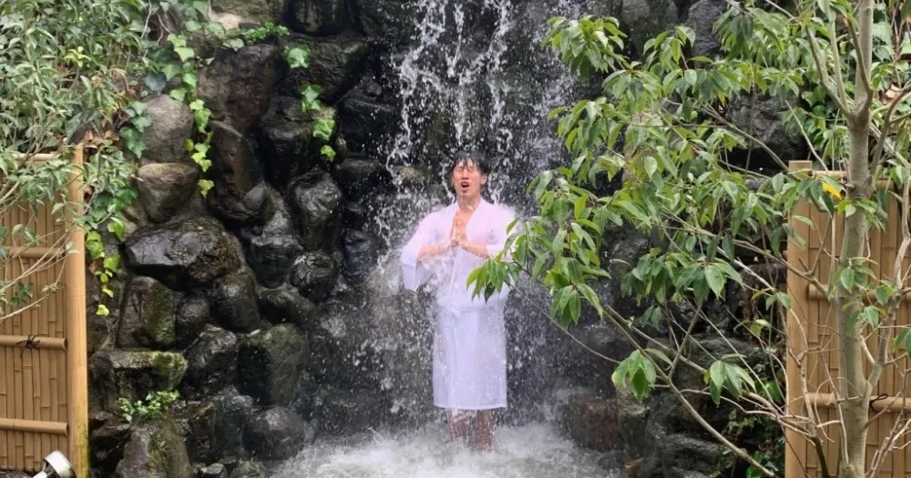 Japanese waterfall meditation - Land Of The Rising Son