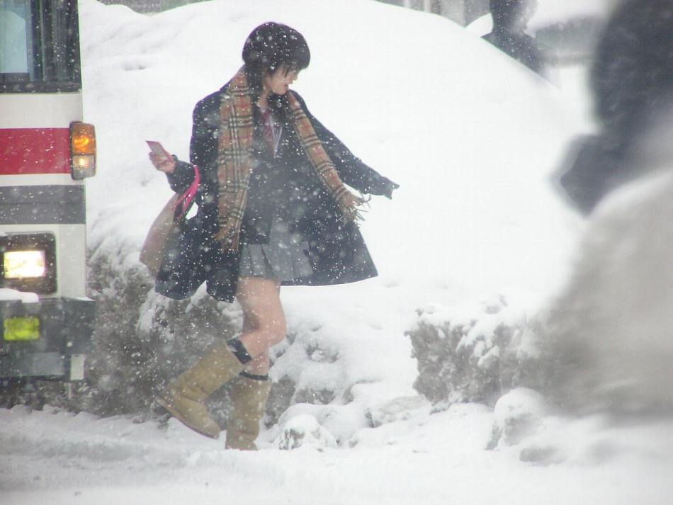 japanese-girls-wearing-shorts-in-winter - Land Of The Rising Son