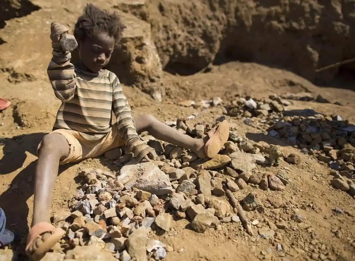 The child miners of Congo - Land Of The Rising Son